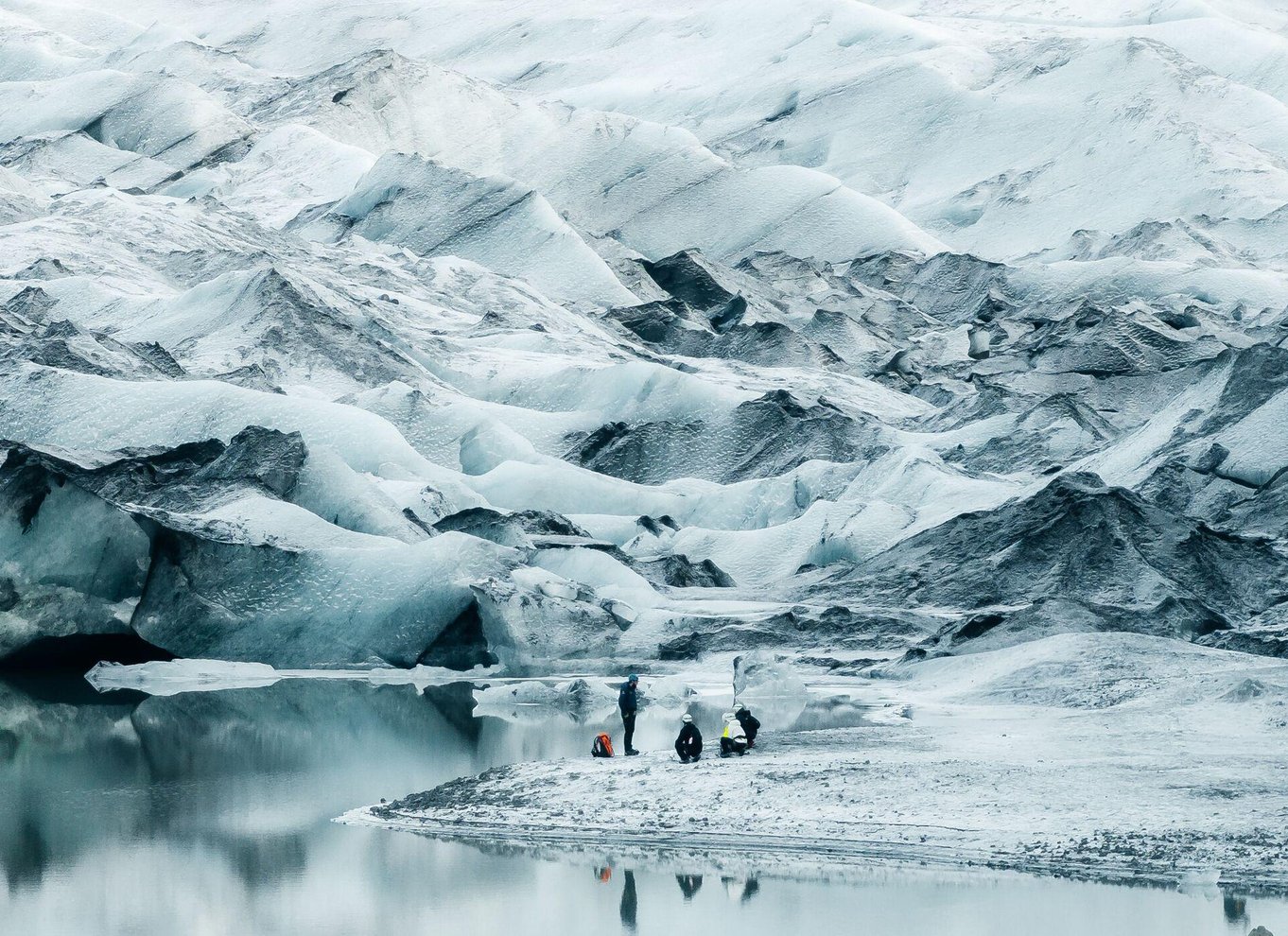 Island: Heldagstur til sydkysten, den sorte strand og vandfald