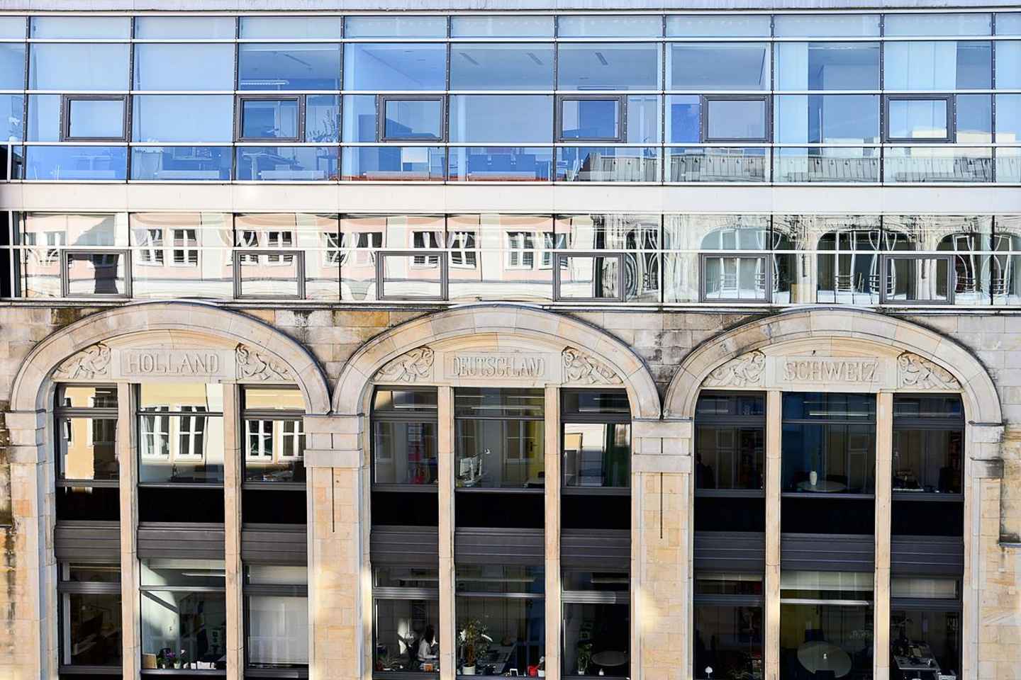 Berlin: Hidden gems around the Gendarmenmarkt - Guided walking tour