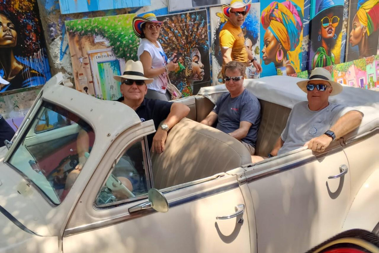 Tour privato in auto d'epoca a Cartagena