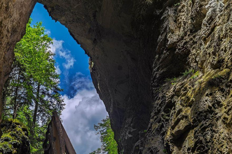 Plovdiv: Devil’s Throat & Yagodinska Caves Day Trip