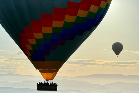 رحلة منطاد الهواء الساخن في توسكانا من منطقة شيانتيرحلة منطاد الهواء الساخن في توسكانا من شيانتي + 
