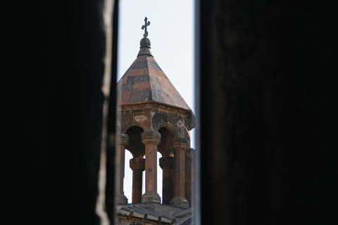 从埃里温出发：霍尔维拉普、诺拉万克、杰尔穆克和鸟洞霍尔维拉普、诺拉旺克、杰尔穆克私人观光（不含导游）