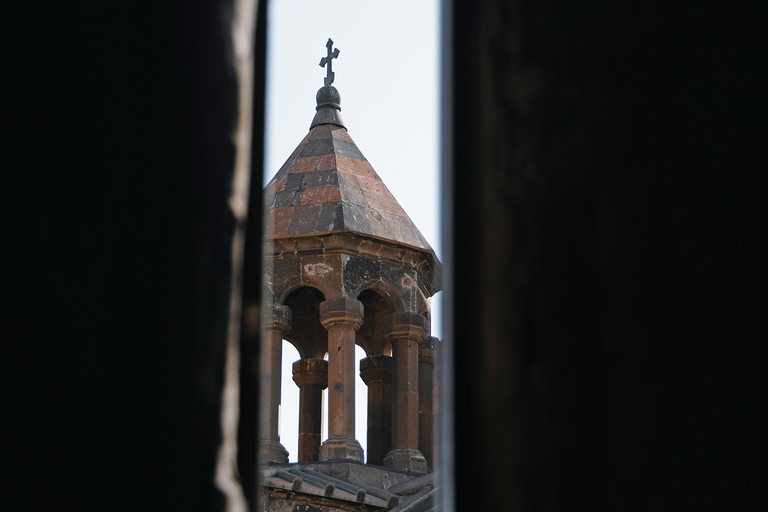 从埃里温出发：霍尔维拉普、诺拉万克、杰尔穆克和鸟洞霍尔维拉普、诺拉旺克、杰尔穆克私人观光（不含导游）