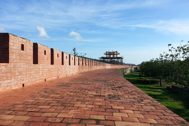 From Taipei: Private 4-Day West & South Taiwan Tour SOLO Traveler