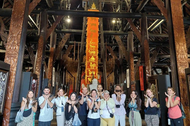 Chiang Rai: 2 Temples (White and Blue) + Black House Museum Meeting Point: Wat Phra Singh (Hotels Outside Pickup Area)