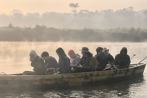Parco nazionale di Chitwan: canoa e passeggiata nella giungla con pranzoParco Nazionale di Chitwan: canoa e passeggiata nella giungla con pranzo