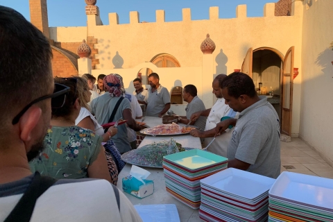 Quad au coucher du soleil, dîner, balade en chameauCircuit, transfert à Hurghada, à l'intérieur de la ville