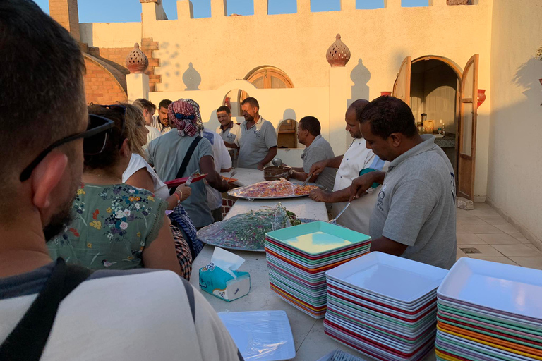 Wüstensonnenuntergang Quad-Safari, Abendessen, KamelrittTour mit Abholung von Hurghada, innerhalb der Stadt