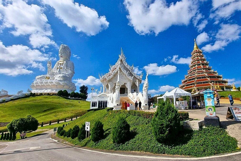 Chiang Mai: Templi del Buddha bianco, blu e grande a Chiang Rai