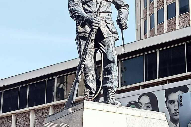 Nairobi: Independence Monuments Guided Walking Tour