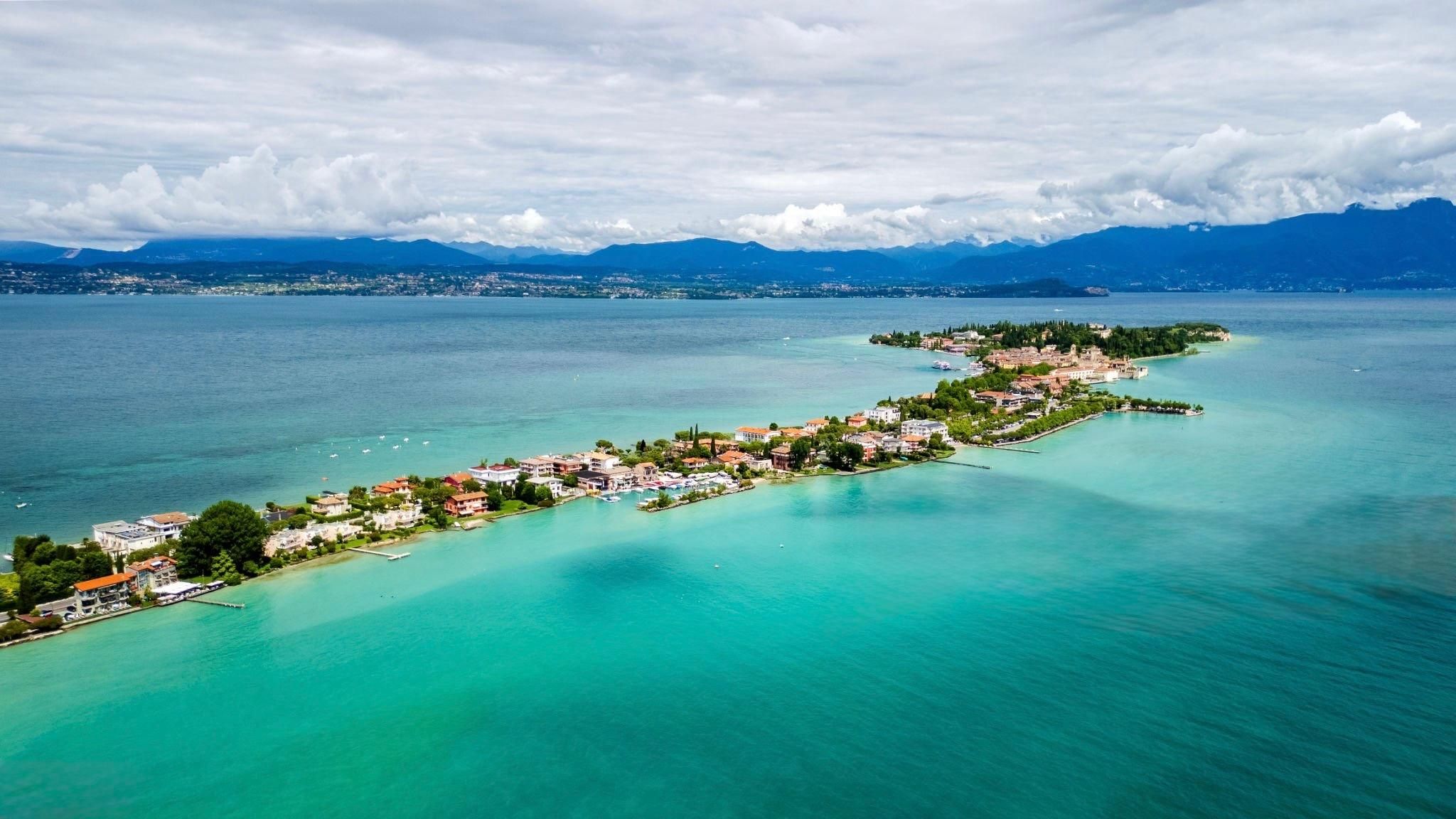 Mailand: Gardasee, Sirmione, Verona mit Bootsfahrt und Panoramablicken