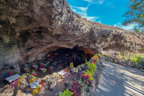 Mexico City: Private Teotihuacan and La gruta Half Day Tour