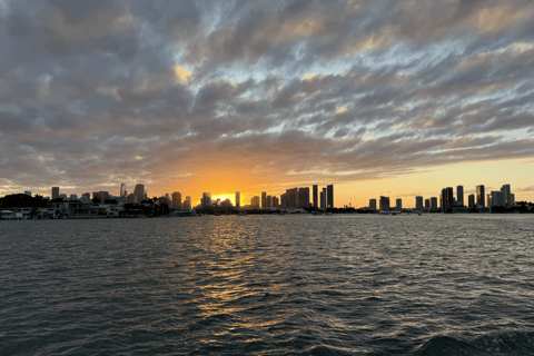 Miami: 4th of July Fireworks Cruise on Biscayne Bay