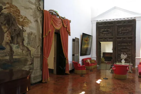 Barcelona: Tour Private Dalí, Cadaqués y Girona