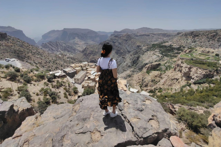 Muscat: Private Full Day Trip to Nizwa and Al Jabal Akhdar
