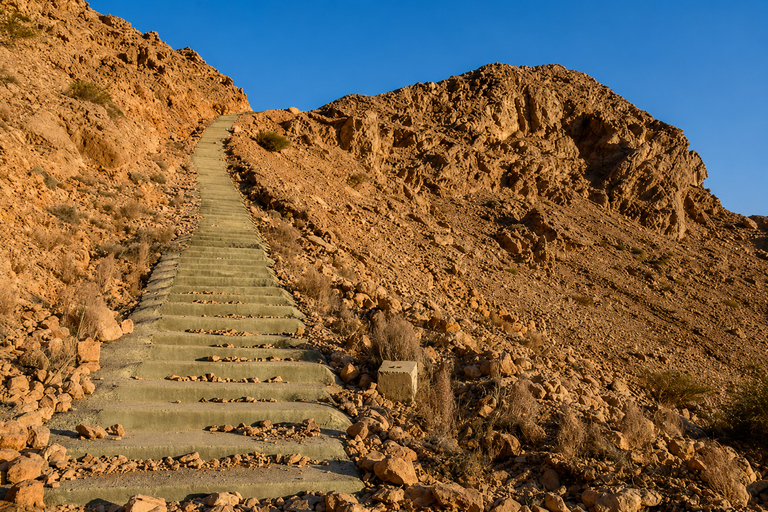 Muscat: Jebel Khoneh Sunset Tour with Transfers