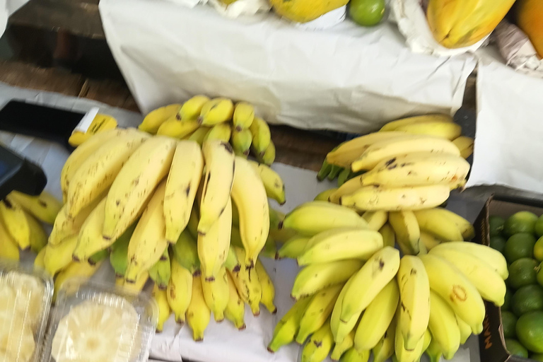 Rio de Janeiro: Copacabana Market Tour with Tastings