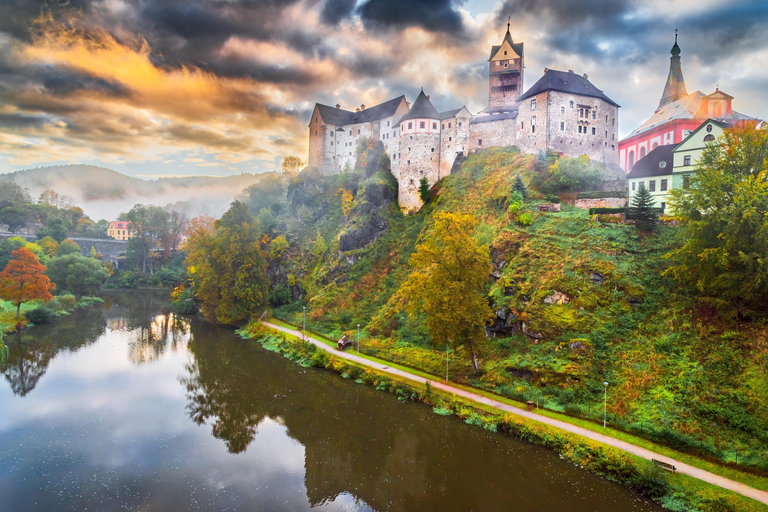 From Prague: Karlovy Vary and Loket Excursion (Optional Castle) Sightseeing Tour in Spanish - WITH ADMISSION