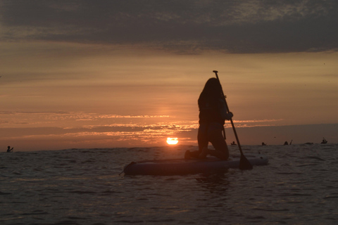 Costa Verde Zonsondergang op Stand Up PaddlePeddel zonsondergang aan de Limeñakust