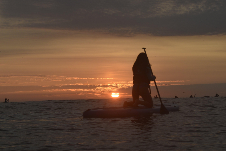 Costa Verde Zonsondergang op Stand Up PaddlePeddel zonsondergang aan de Limeñakust