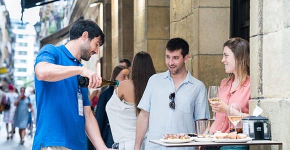 San Sebastian: Geführte Foodtour mit Pintxo-Verkostung & Weinen