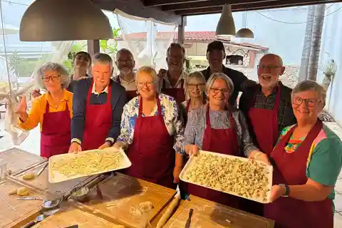 Lecce: Corso di cucina sulla pasta fresca nel giardino di un'antica rimessa