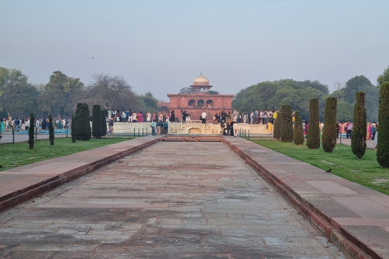 Van Delhi: Taj Mahal Sunrise & Agra Fort Guided Day trip