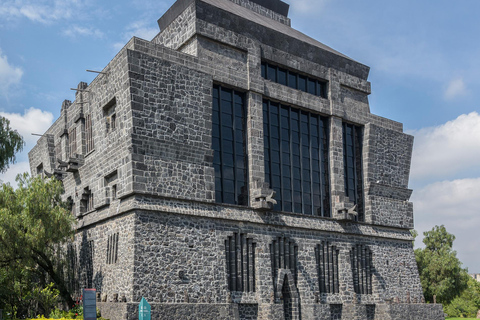 Xochimilco i Coyoacán: Muzeum Fridy Kahlo lub AnahuacalliXochimilco i Coyoacán