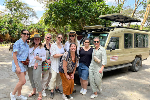 Tour privato del Parco Nazionale di Nairobi in un comodo Land Cruiser 4x4Tour privato del Parco nazionale di Nairobi in Land Cruiser 4x4