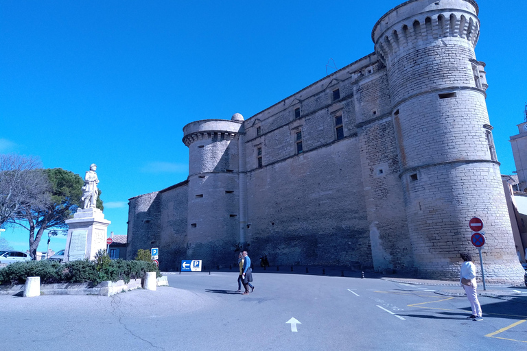 au départ Avignon: pół dnia w 3 wioskach Prowansji