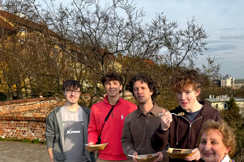 Buda Castle: Guided Walking Tour with Royal Cake Tasting