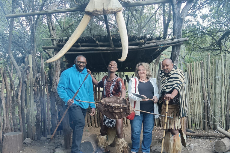 From Johannesburg: Lesedi Cultural Village Tour with Buffet