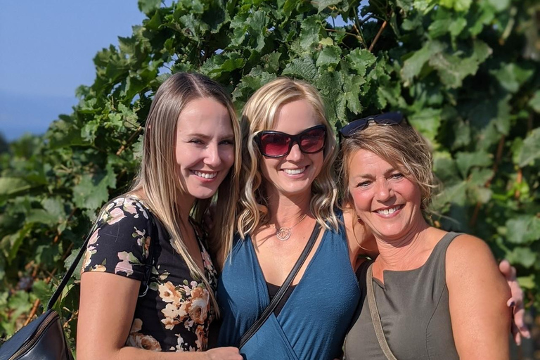 Oliver: Oliver Full Day Guided Wine Tour Oliver Full Day Guided Wine Tour