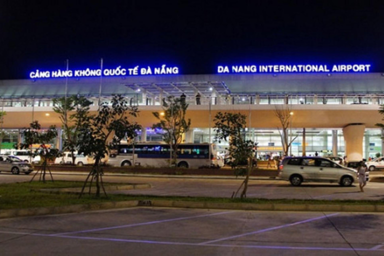 Masaje Relajante Y Traslado En Coche Privado Aeropuerto/Estación De TrenSalida Aeropuerto de Da Nang/Estación de tren/Hotel de Da Nang a Hoi An