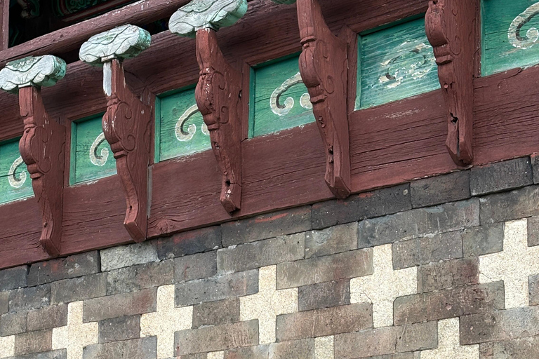 Seul: passeio histórico e gastronómico por Suwon com chá e sobremesa reais