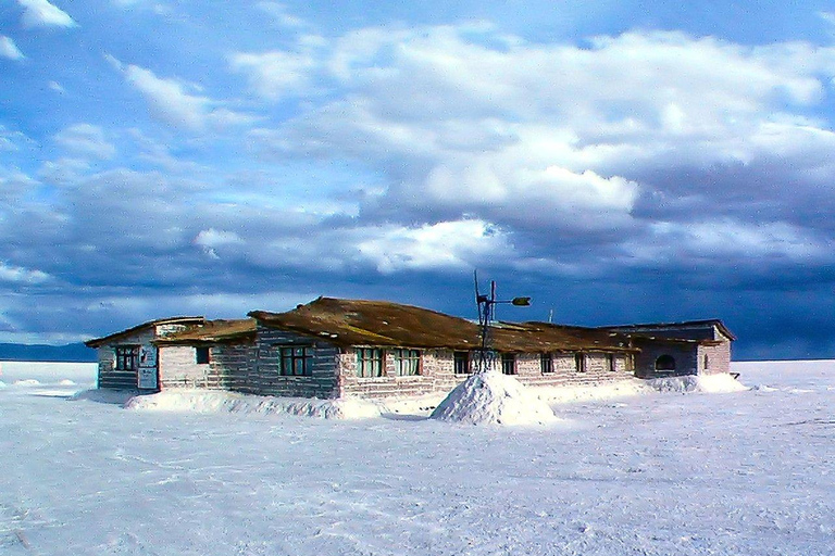 Uyuni Salt Flats. Classic Full Day. English guide.Uyuni Salt Flats. Klassischer Ganztag. Englischer Guide.