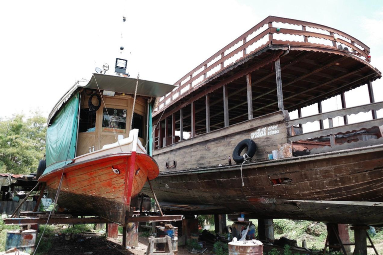 Ayutthaya: Private Boat Tour with Photographer & Shipyard