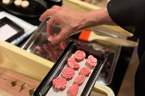 Kanazawa Wagashi Making, Kaiseki, Geisha & Samurai All Tour