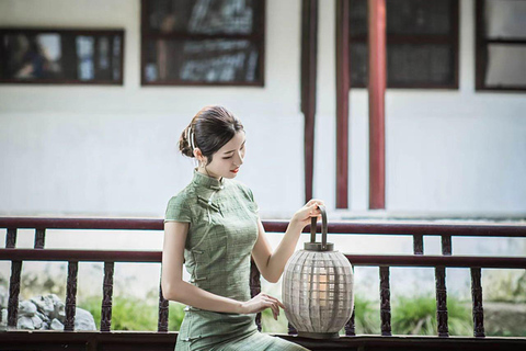 Shanghai: Zhujiajiao Water Town Tour with Hanfu Photos Zhujiajiao Water Town Tour+Boat Ride+Hanfu photography