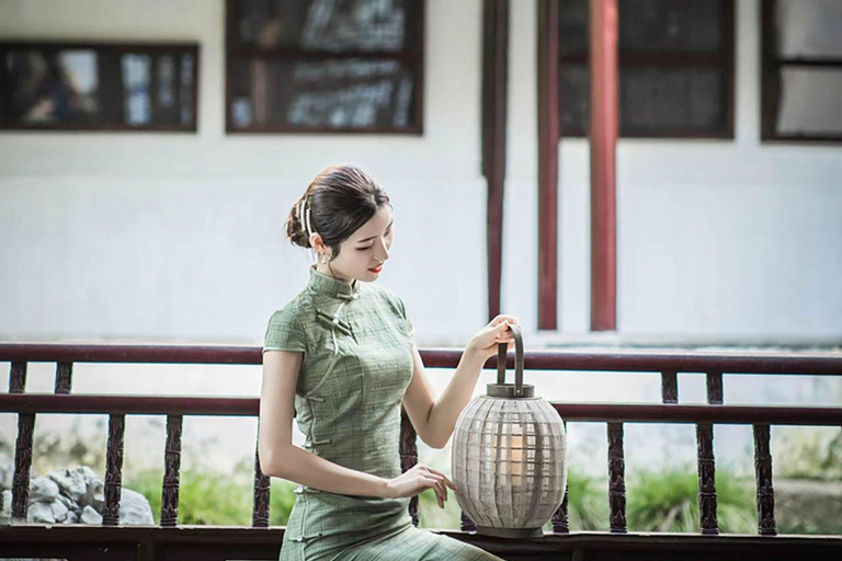 Shanghai: Zhujiajiao Water Town Tour with Hanfu Photos Zhujiajiao Water Town Tour+Boat Ride+Hanfu photography