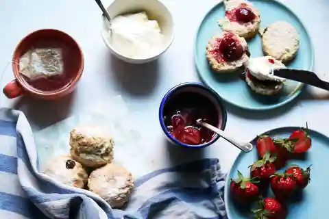 Bath: Experiencia para preparar y hornear un té con crema