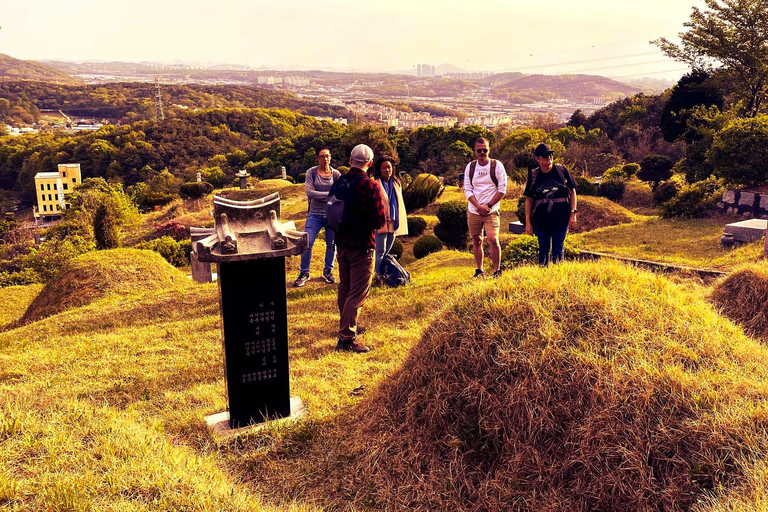 Goyang-si : randonnée sur le thème du cimetière coréen et du folkloreGoyang-si : cimetière coréen et randonnée folklorique