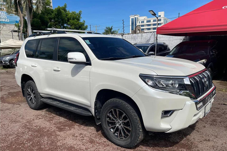 Lima: Private Airport Transfer in Luxury SUV