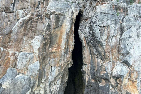 Castro: a boat tour through caves and crystal clear waters Castro: 2-hour boat tour through caves and crystal clear waters