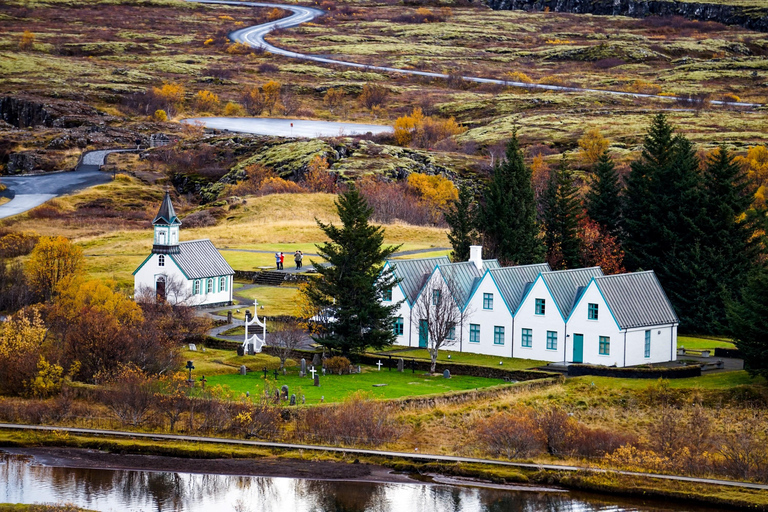 5-Day Northern Lights Hunt & Glacier Lagoon Tour Comfort Category - Blue Lagoon Bathing Included