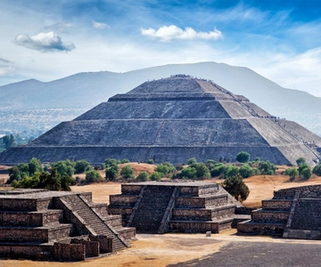 Mexico City: Teotihuacan Pyramids Private Tour & Transport