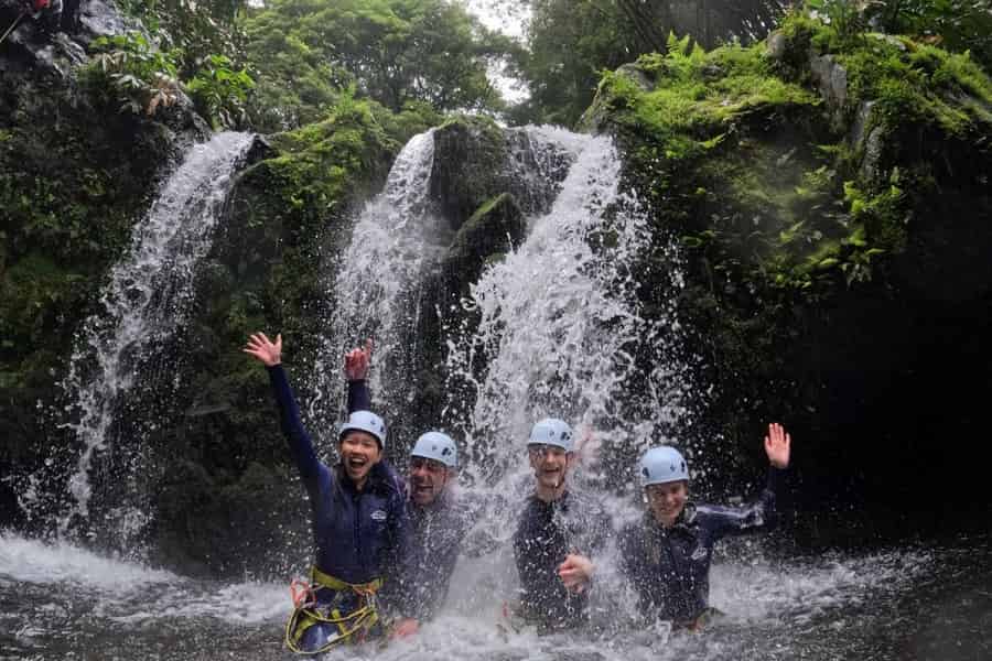 São Miguel: WasserPark Canyoning Ribeira dos Caldeirões. Foto: GetYourGuide