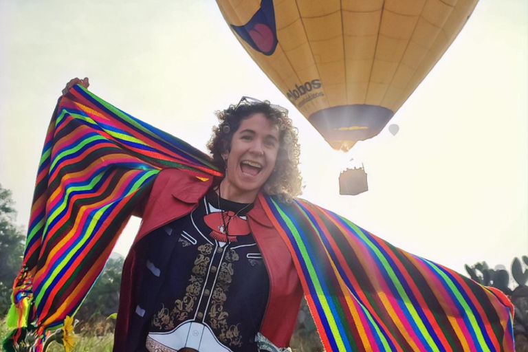 Mexico City: Private Customizable Tour with Guide & Vehicle Chapultepec Area: Castle, Anthropology museum, Polanco