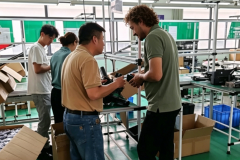 Guangzhou: Private Factory Tour with Guide Multilingual Help