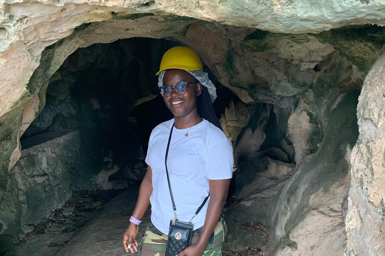 Visita y transporte a las cuevas de la Gruta VerdeDesde Grand Palladium/ Lady Hamilton